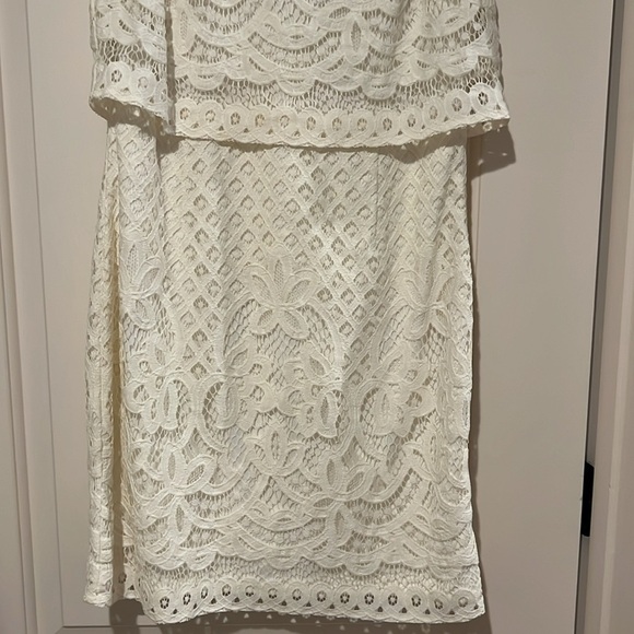 Guess White Lace Sleeveless Dress. Lined. Zipper Back. Size 10 - Picture 3 of 9